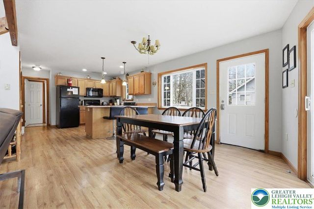 48 Hunt Trail, Penn Forest Twp, PA 18210