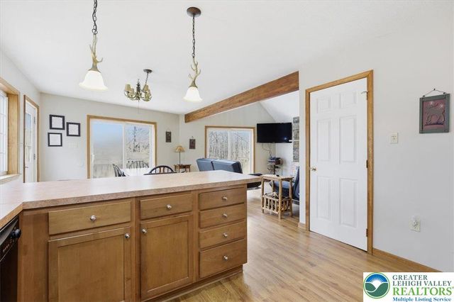 48 Hunt Trail, Penn Forest Twp, PA 18210