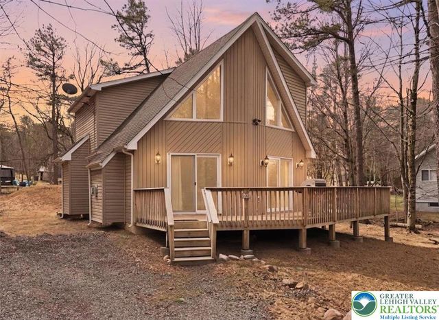 48 Hunt Trail, Penn Forest Twp, PA 18210