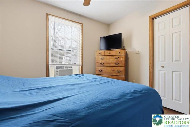 48 Hunt Trail, Penn Forest Twp, PA 18210