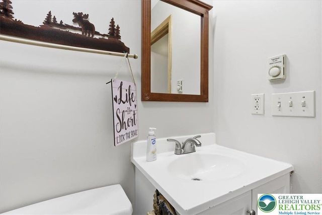 48 Hunt Trail, Penn Forest Twp, PA 18210