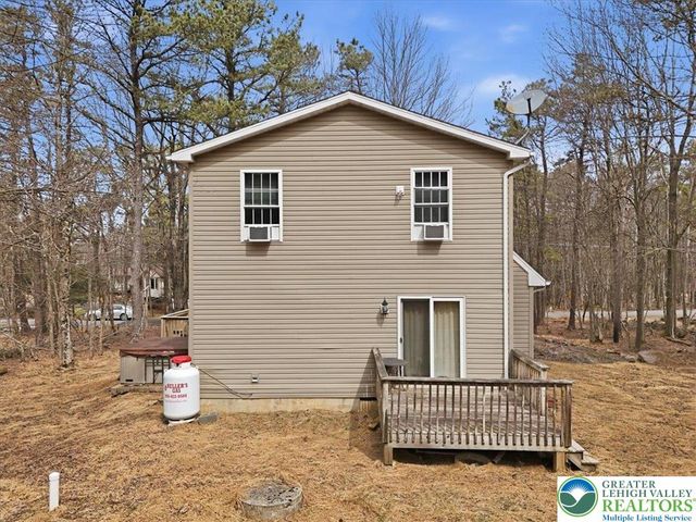 48 Hunt Trail, Penn Forest Twp, PA 18210