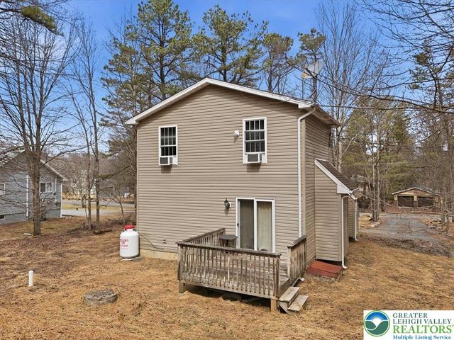 48 Hunt Trail, Penn Forest Twp, PA 18210