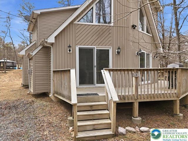 48 Hunt Trail, Penn Forest Twp, PA 18210