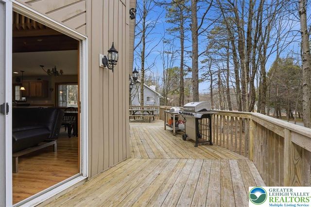 48 Hunt Trail, Penn Forest Twp, PA 18210