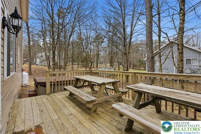 48 Hunt Trail, Penn Forest Twp, PA 18210