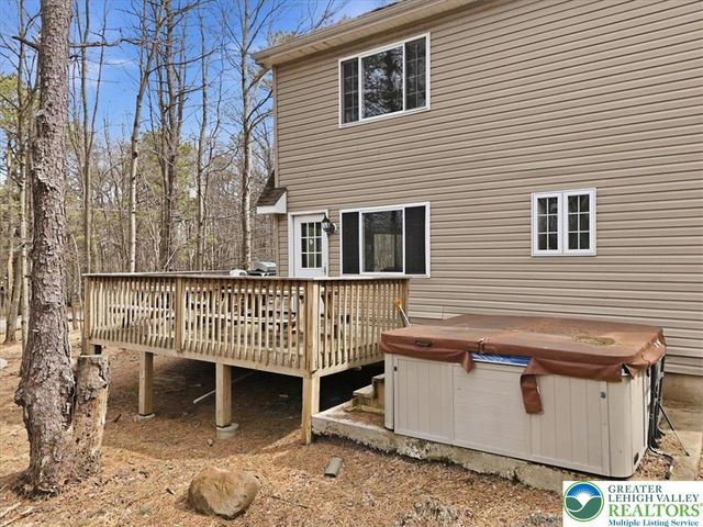 48 Hunt Trail, Penn Forest Twp, PA 18210