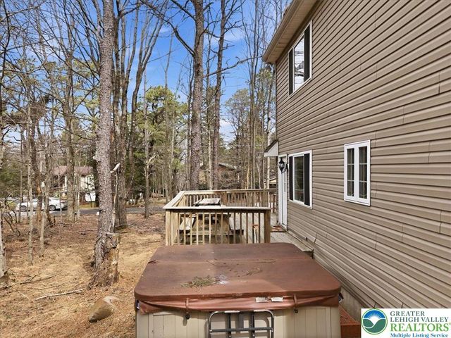 48 Hunt Trail, Penn Forest Twp, PA 18210