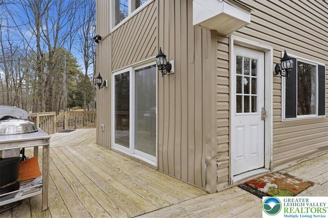 48 Hunt Trail, Penn Forest Twp, PA 18210