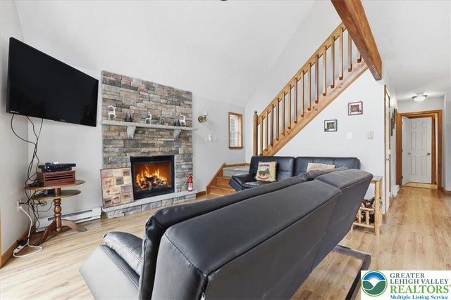 48 Hunt Trail, Penn Forest Twp, PA 18210