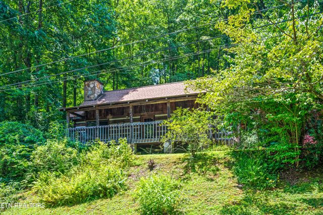 727 Hidden Valley Rd, Gatlinburg, TN 37738