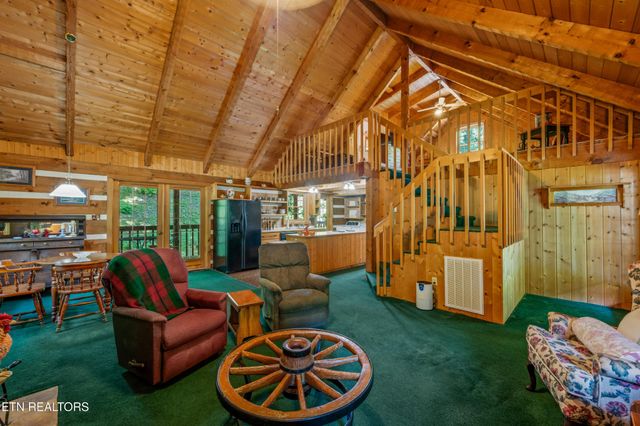 727 Hidden Valley Rd, Gatlinburg, TN 37738