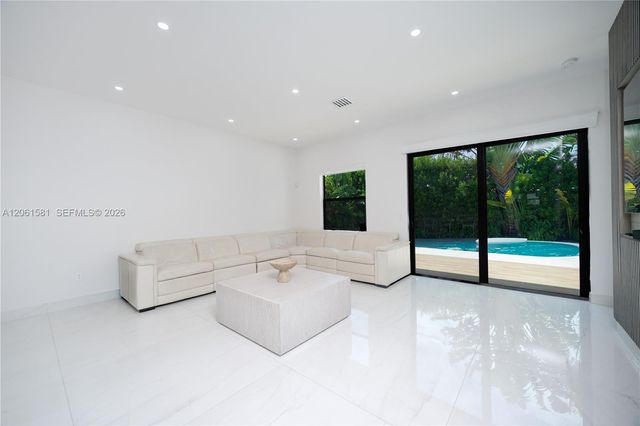 8995 NW 161st Terrace, Miami Lakes, FL 33018