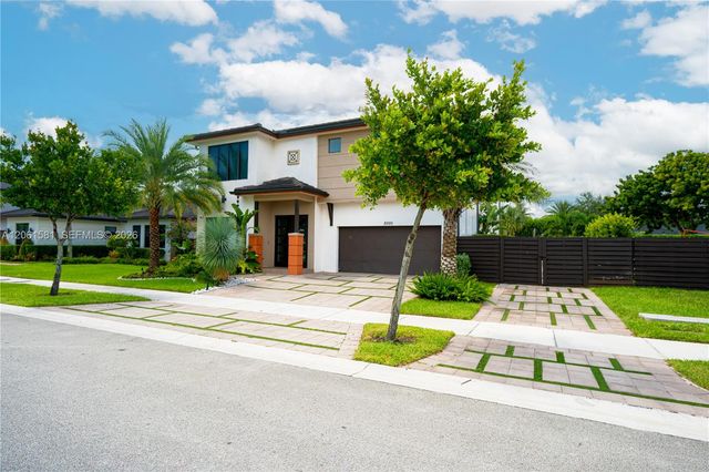 8995 NW 161st Terrace, Miami Lakes, FL 33018