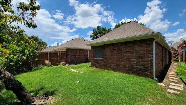 9726 Windy Hollow Drive, Irving, TX 75063