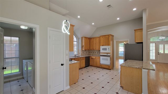 9726 Windy Hollow Drive, Irving, TX 75063