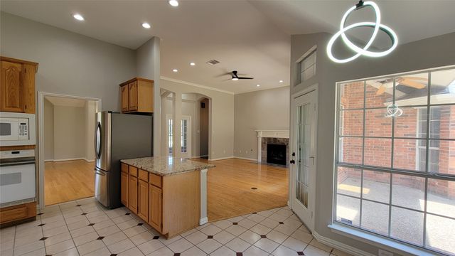 9726 Windy Hollow Drive, Irving, TX 75063