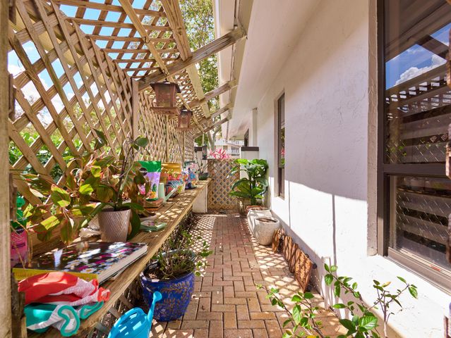 3700 Embassy Drive, West Palm Beach, FL 33401