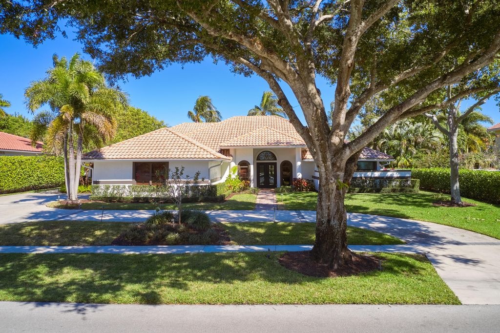 3700 Embassy Drive, West Palm Beach, FL 33401