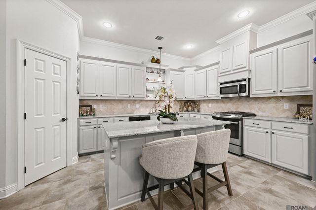 8251 Valencia Ct, Baton Rouge, LA 70820