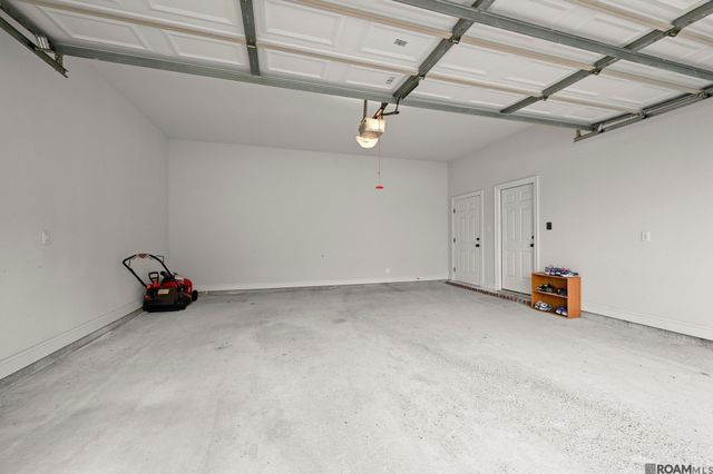 8251 Valencia Ct, Baton Rouge, LA 70820