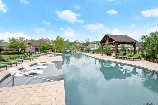 8251 Valencia Ct, Baton Rouge, LA 70820