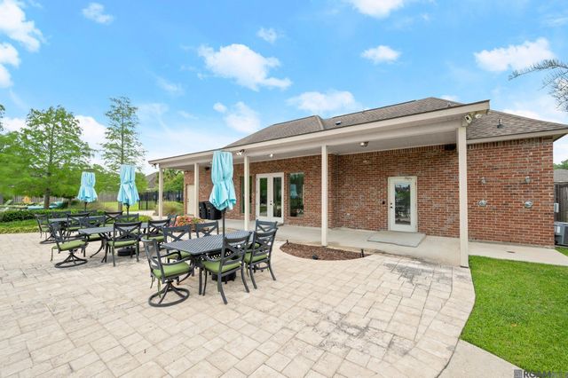 8251 Valencia Ct, Baton Rouge, LA 70820