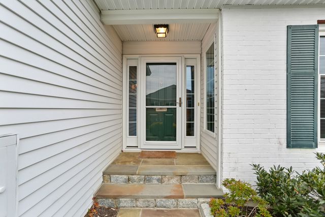 47 Bank Street 47, New Canaan, CT 06840