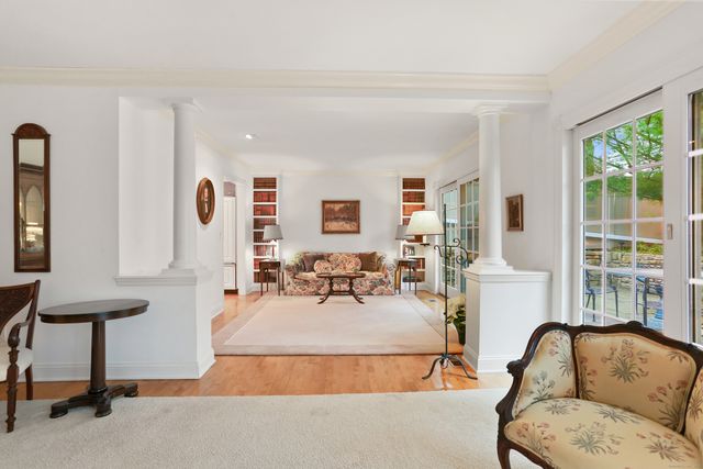 47 Bank Street 47, New Canaan, CT 06840