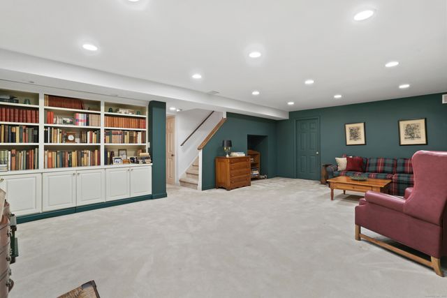 47 Bank Street 47, New Canaan, CT 06840