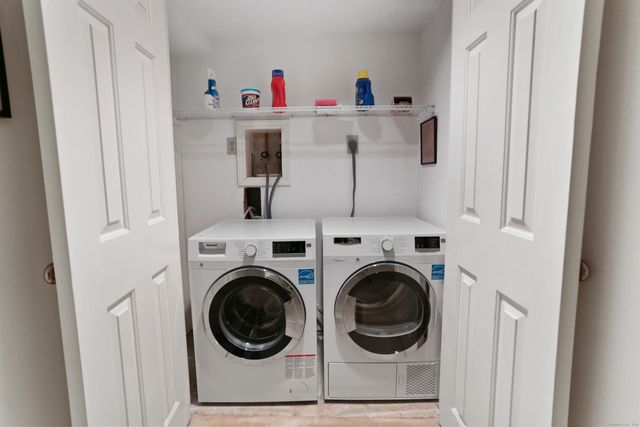 47 Bank Street 47, New Canaan, CT 06840