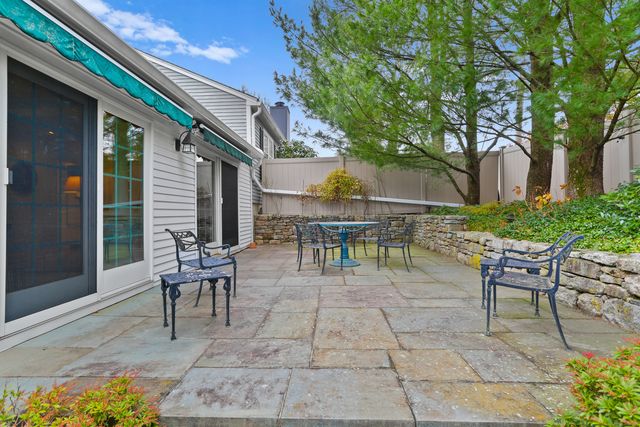 47 Bank Street 47, New Canaan, CT 06840