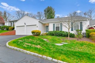 47 Bank Street 47, New Canaan, CT 06840