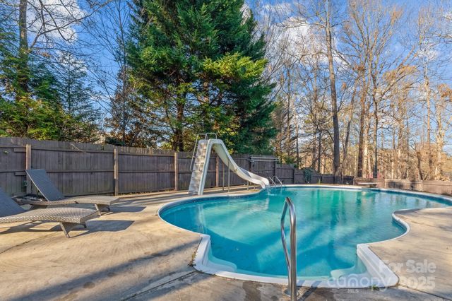 1560 Chatham Court NW, Concord, NC 28027