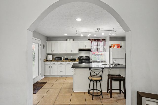 3002 Knud Dr, Columbia, TN 38401