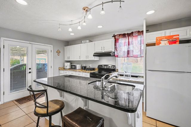 3002 Knud Dr, Columbia, TN 38401