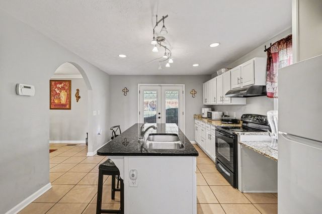 3002 Knud Dr, Columbia, TN 38401