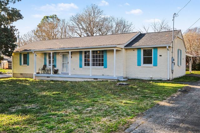 3002 Knud Dr, Columbia, TN 38401