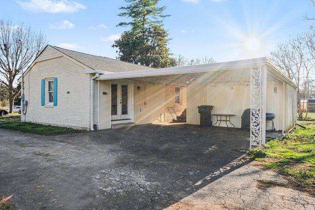 3002 Knud Dr, Columbia, TN 38401