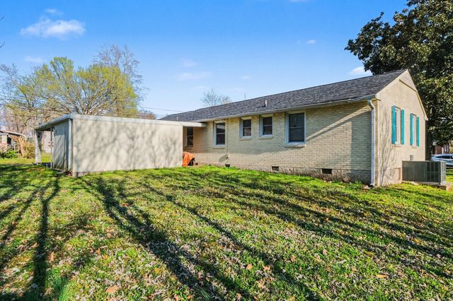 3002 Knud Dr, Columbia, TN 38401