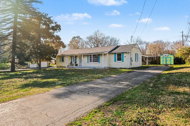 3002 Knud Dr, Columbia, TN 38401