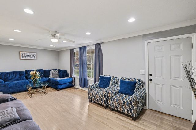 3002 Knud Dr, Columbia, TN 38401