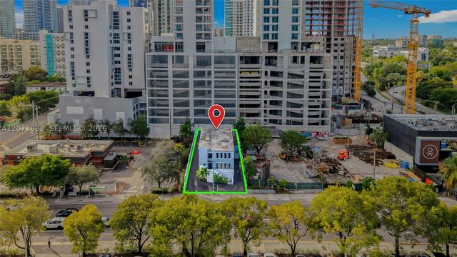 232 SW 8th St, Miami, FL 33130