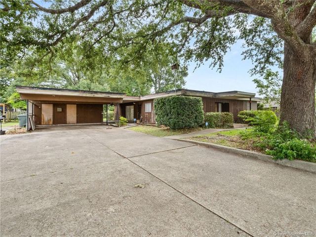 1710 W Sale Road, Lake Charles, LA 70605