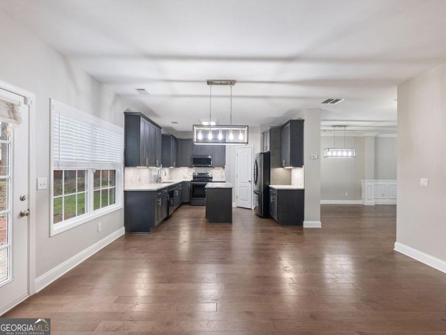 439 Vinings Court, Winder, GA 30680