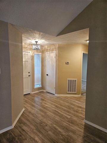 10913 Mulberry Court, La Porte, TX 77571