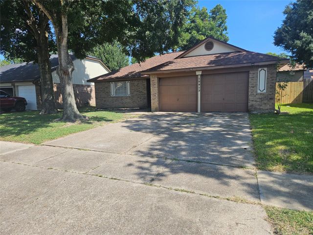 10913 Mulberry Court, La Porte, TX 77571