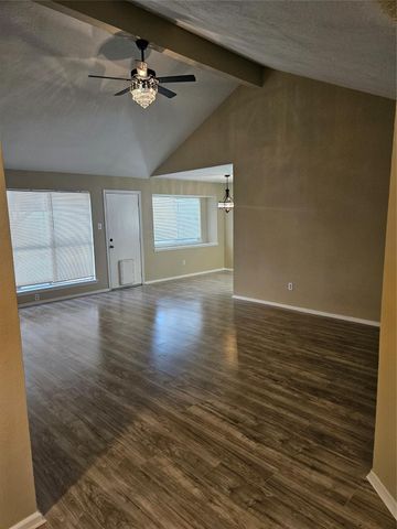 10913 Mulberry Court, La Porte, TX 77571