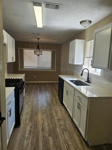 10913 Mulberry Court, La Porte, TX 77571