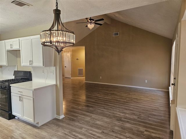 10913 Mulberry Court, La Porte, TX 77571